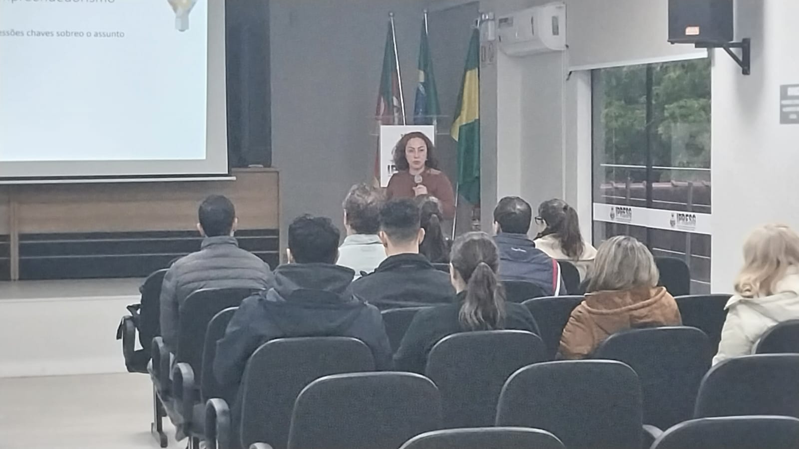 Eng. Fltal Ivone da Silva Rodrigues abordou o Empreendedorismo e Lideran&ccedil;a na Engenharia
